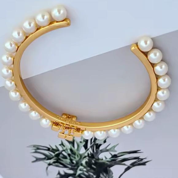 TORI BURCH EMBELLISHED CUFF BRACELET GOLD. - Picture 13 of 14